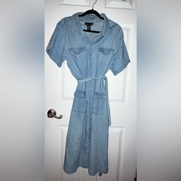 Denim&Co Dresses & Skirts - Denim & Co. Light Blue Denim Short Sleeve Belted Midi Dress 1x